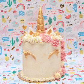 gâteau licorne anniversaire thème animal magique arc en ciel multicolore rainbow unicorn enfant petite fille
