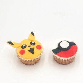 cupcakes anniversaire thème pokémon nintendo pikachu et pokéball enfant garçon fête